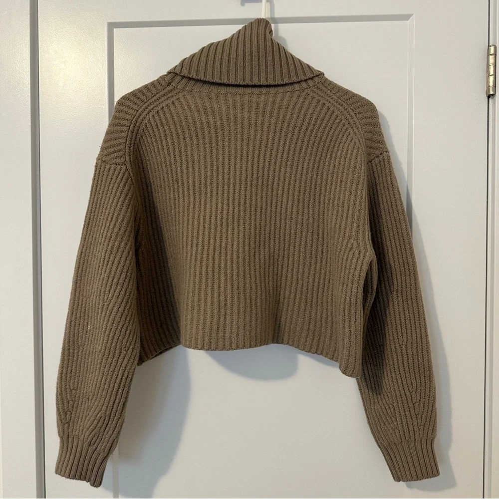 Aritzia Babaton Guell Cropped Wool Ribbed Turtleneck Sweater Size Medium Women’s - Picture 8 of 12